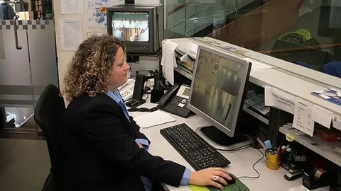 La Policia Local de Mollerussa controla l&#39;activitat de l&#39;estació d&#39;autobusos.