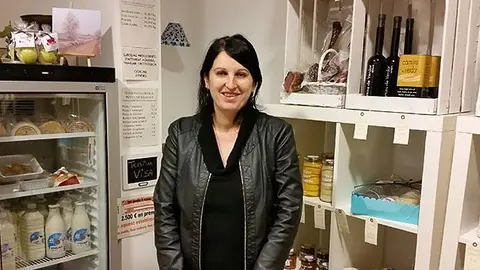 Irene Barón la propietaria de l'establiment Km.0 Boira del Palau d'Anglesola.