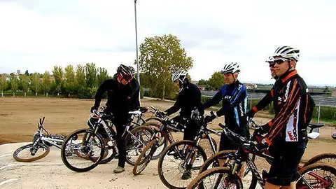 Els agents de les Policies Locals realitzen la formació al circuit de BMX de Vila-sana.
