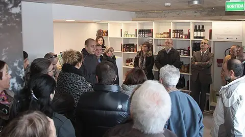 Francesc Fabregat va presidir la inauguració del punt d&#39;informació i venda de Gustum.