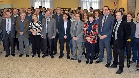 El president Joan Reñé amb els representants dels mitjans de comunicació de Lleida.