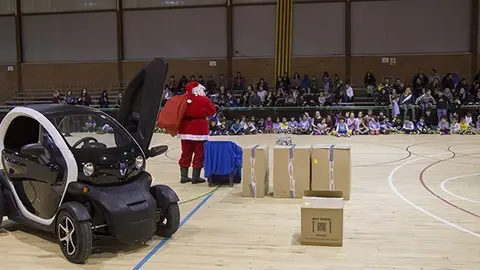 Pare Noel en la festa nadalenca del Club Hoquei Patins Mollerussa.