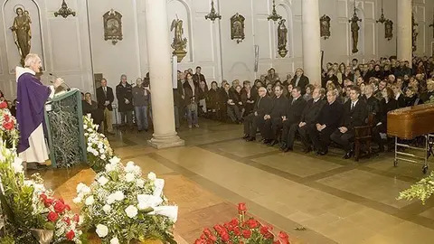 Multitudinari sepeli de l'empresari i cooperant Àngel Pujol.