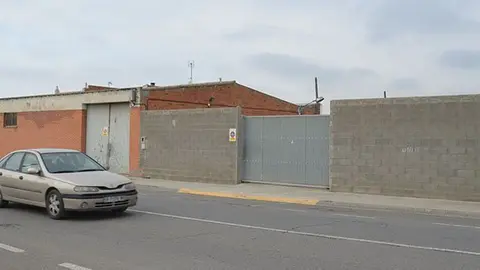 Edifici de l'antic Escorxador municipal que es rehabilitarà com a nova seu del Banc d'Aliments.