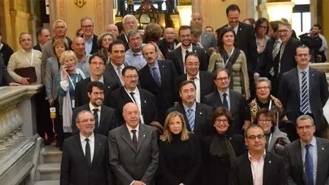 Àlex Moga, la vicepresidenta Ortega i el Síndic Carlos Barrera amb personalitats de l&#39;Aran