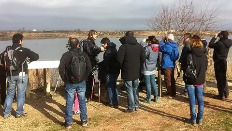 Els participants en el Dia mundial de les zones humides a l&#39;Estany d&#39;Ivars i Vila-sana.