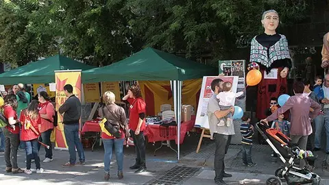 Una quarantena d&#39;entitats de Mollerussa van participar en la Mostra d&#39;entitats de 2014.