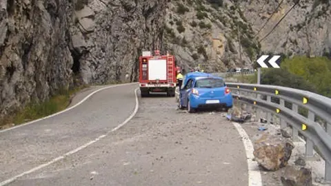 Desprendiments de roques a la C-14 a l'alçada del congost dels “Tresponts”