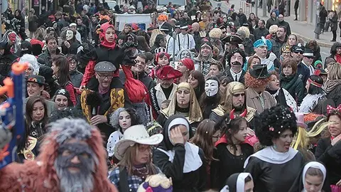 Multitudinari Carnestoltes 2015 a Mollerussa.