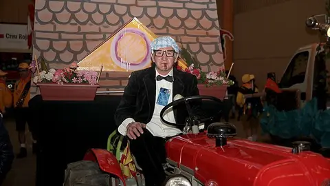 Multitudinària Rua de carnestoltes 2015 a Mollerussa.