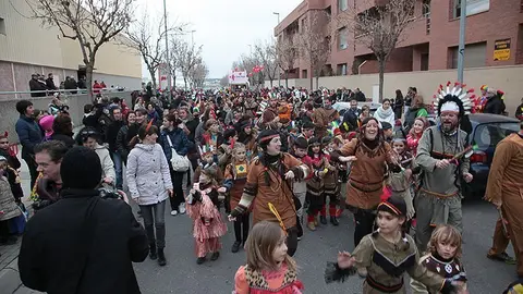 Multitudinària Rua de carnestoltes 2015 a Mollerussa.