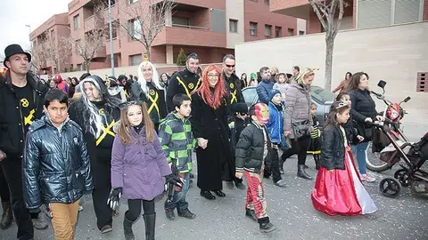Multitudinària Rua de carnestoltes 2015 a Mollerussa.