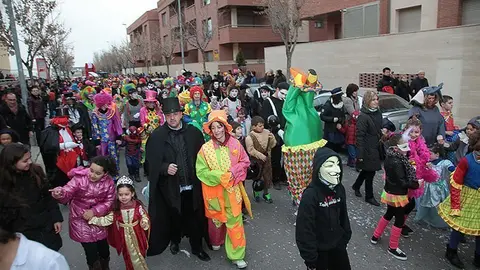 Multitudinària Rua de carnestoltes 2015 a Mollerussa.