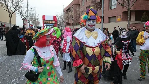Multitudinària Rua de carnestoltes 2015 a Mollerussa.