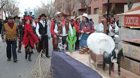 Multitudinària Rua de carnestoltes 2015 a Mollerussa.