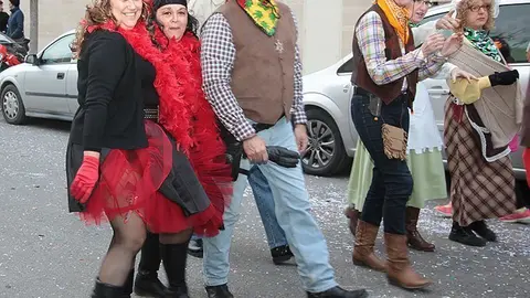 Multitudinària Rua de carnestoltes 2015 a Mollerussa.