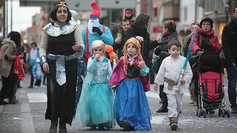 Multitudinària Rua de carnestoltes 2015 a Mollerussa.