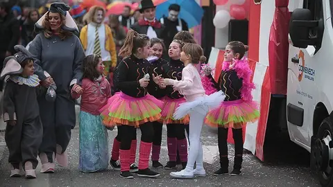 Multitudinària Rua de carnestoltes 2015 a Mollerussa.