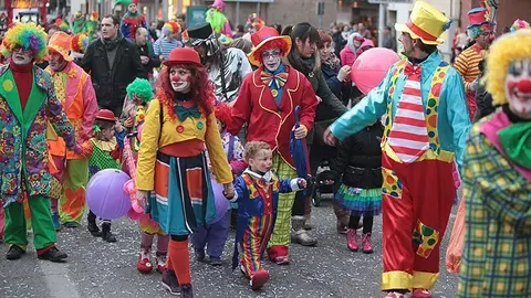 Multitudinària Rua de carnestoltes 2015 a Mollerussa.