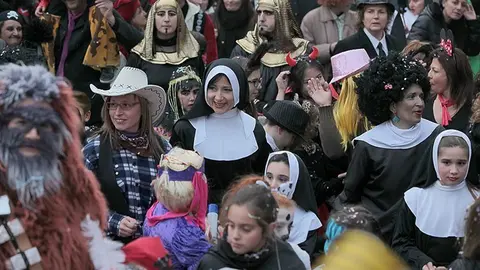 Multitudinària Rua de carnestoltes 2015 a Mollerussa.