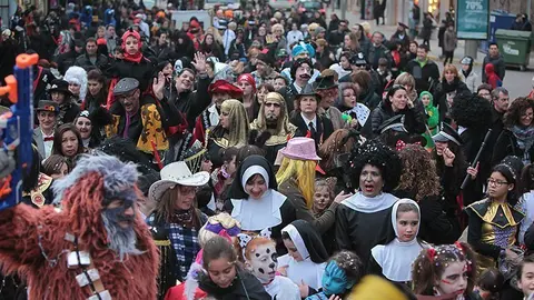Multitudinària Rua de carnestoltes 2015 a Mollerussa.