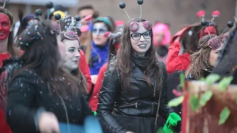 Multitudinària Rua de carnestoltes 2015 a Mollerussa.