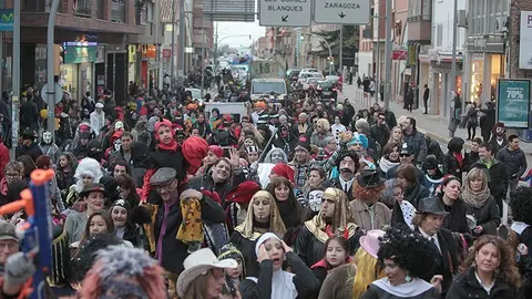 Multitudinària Rua de carnestoltes 2015 a Mollerussa.
