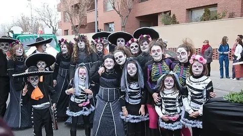 Multitudinària Rua de carnestoltes 2015 a Mollerussa.
