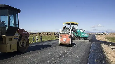 Obres de pavimentació de la variant d'Ivars en el tram de Castellnou.