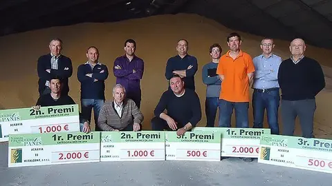 Guanyadors del primer Concurs de Productors de Panís de la Cooperativa de Miralcamp.