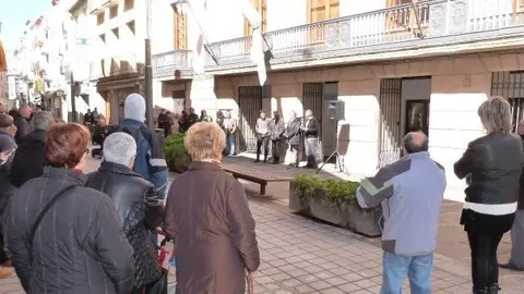 Concentració solidaritat víctimes accident aeri als Alps (25-03-2015)2