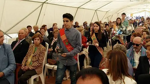 La festa de la Mare de Déu de la Cabeza de Vila-sana i l'ofrena de flors.