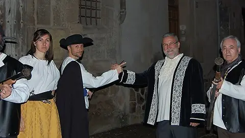 Els Bandoler repten al Senyor Bufalà a recuperar l'Anella el 10 de maig a Castellserà.