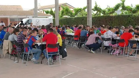 El dinar de germanor va centrar els actes de la festa de la Penya Blaugrana de Sidamon.