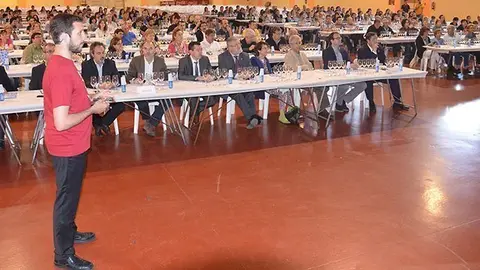 Xavier Ayala condueix el Tast Vi per Vida a Mollerussa.