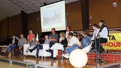 Josep Maria Puig envoltat dels candidats d'ERC a Torregrossa.