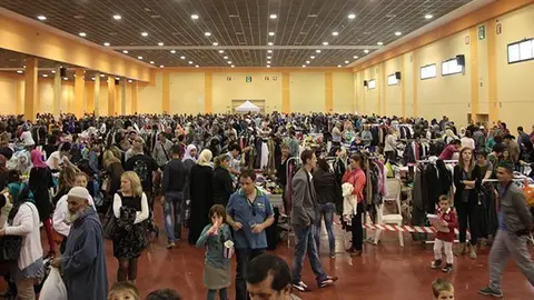 Els mercats de segona mà de Mollerussa atreuen centenars de persones.