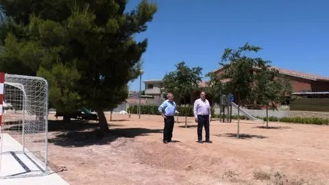 Visita a l'actuació de millora de la zona verda del PP6 de les Borges (27-05-2015)