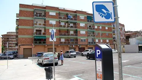Imatge del parquing de pagament en la zona de les piscines