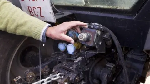 Tractor amb fre de servei (Foto Montse Riera)T