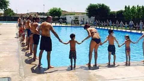 La jornada del Mulla't per l'esclerosi a les piscines municipals d'ArbecaT