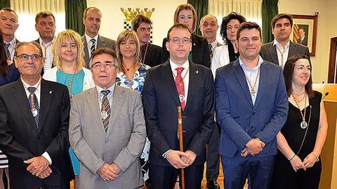 Fotografia del ple de constitució del consistori