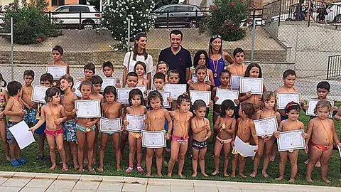 Participants en el curs de natació   de Miralcamp