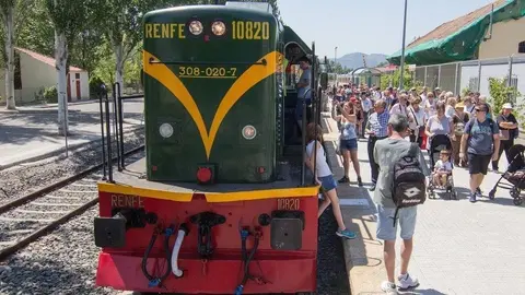 Arribada dle Tren dels Llacs a la Pobla de Segur