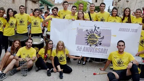 El grup ha celebrat el seu cinquè aniversari omplint de gom a gom els carrers del municipi