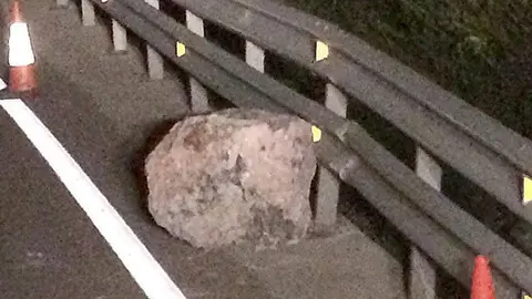 Aquesta va ser una de les pedres que van caure el passat dimecres a la carretera.