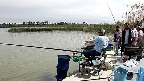 Activitats de pesca a l'Estany d'Ivars i Vala-sana