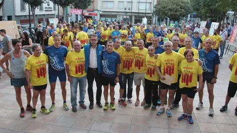 Els presidents, veterans i regidors que han participat en la Ruta 1714.