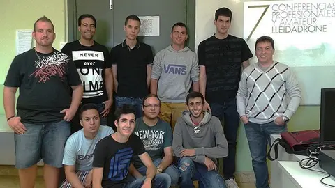 Alumnes de l'INS Mollerussa que es formen en la tecnologia dels Drones