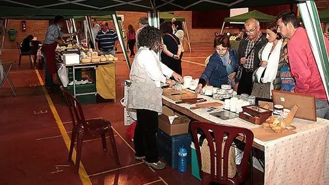 Una desena de productors artesans en la Mostra de Formatges del Palau d'Anglesola